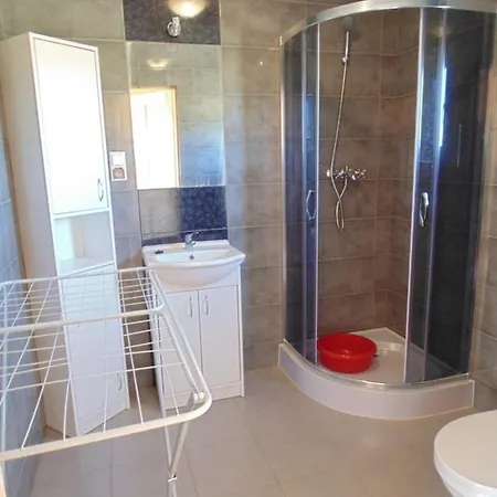 & Letniskowe Edyta Деревянный коттедж Реваль