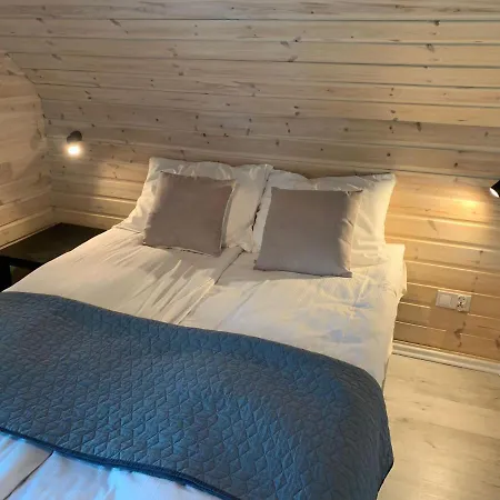 & Letniskowe Edyta Деревянный коттедж Реваль